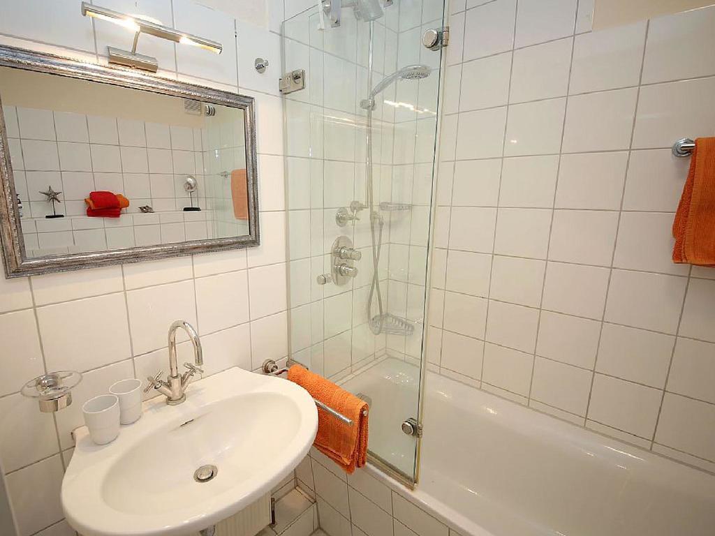 Ferienhaus Suedblick Am Yachthafen Breege Buitenkant foto