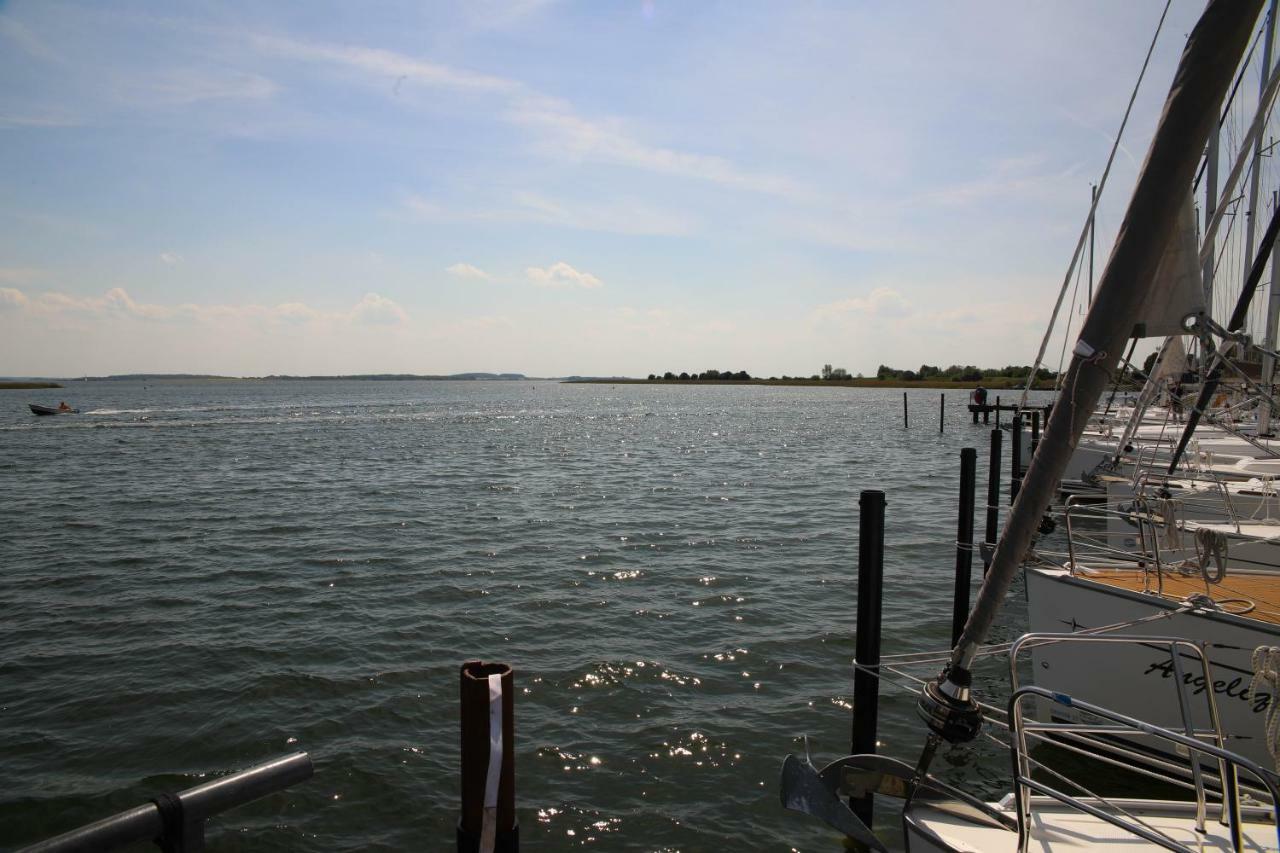 Ferienhaus Suedblick Am Yachthafen Breege Buitenkant foto